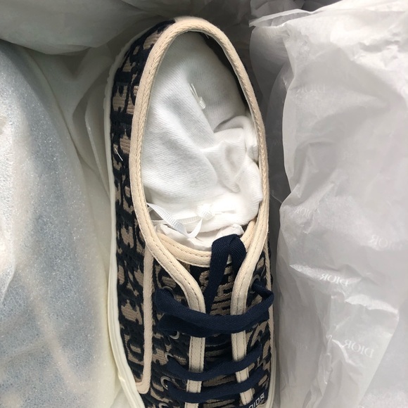 Dior size 9 shoes never been worn brand new in the box - Picture 4 of 5